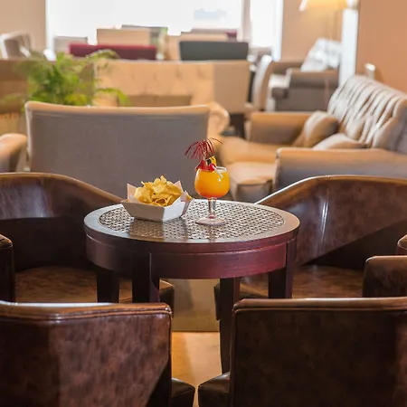 Angela - Adults Recommended 4* Fuengirola