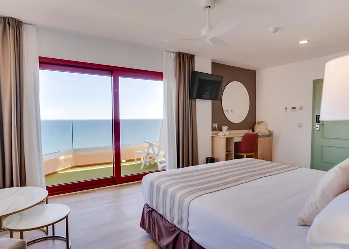 Angela - Adults Recommended Otel