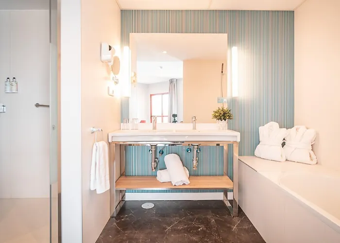 Angela - Adults Recommended 4* Fuengirola